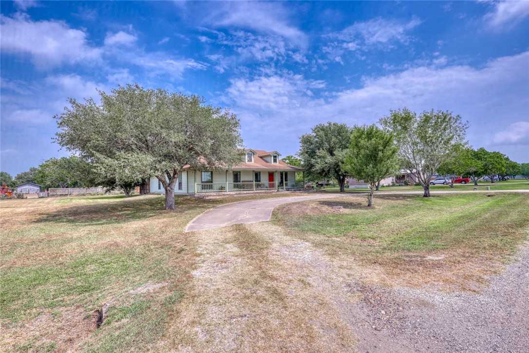 photo 2: 5747 County Road 2047, Odem TX 78370