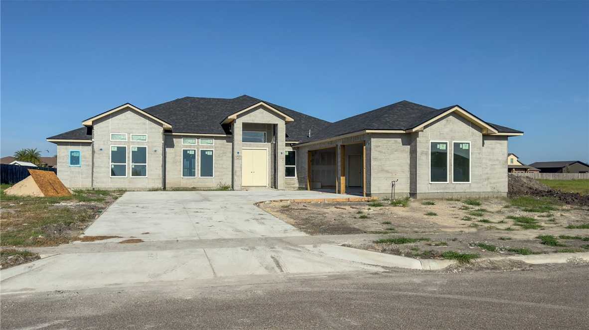 photo 1: 2597 Pacific View, Corpus Christi TX 78415