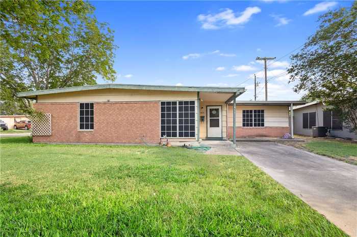 photo 2: 1611 E Lott Avenue, Kingsville TX 78363