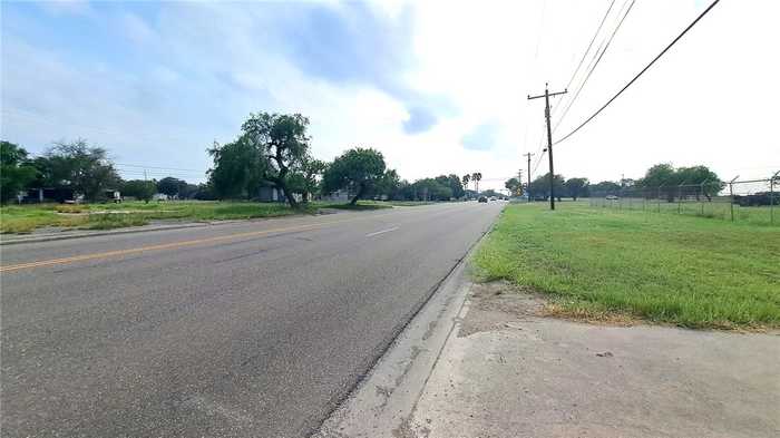 photo 11: 600 E Corral Avenue, Kingsville TX 78363