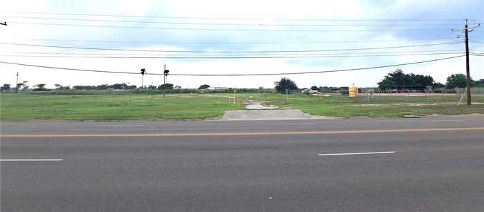 photo 2: 600 E Corral Avenue, Kingsville TX 78363