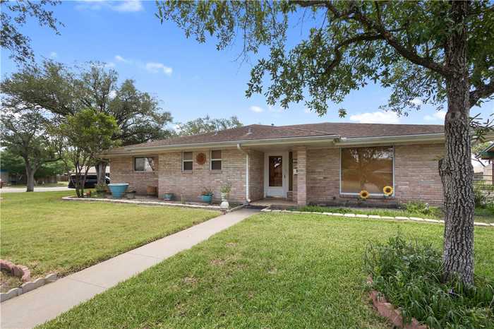 photo 1: 227 N Pasadena Drive, Kingsville TX 78363