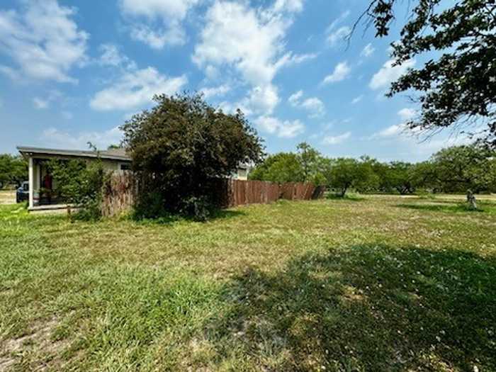 photo 2: 176 W D Avenue, Kingsville TX 78363