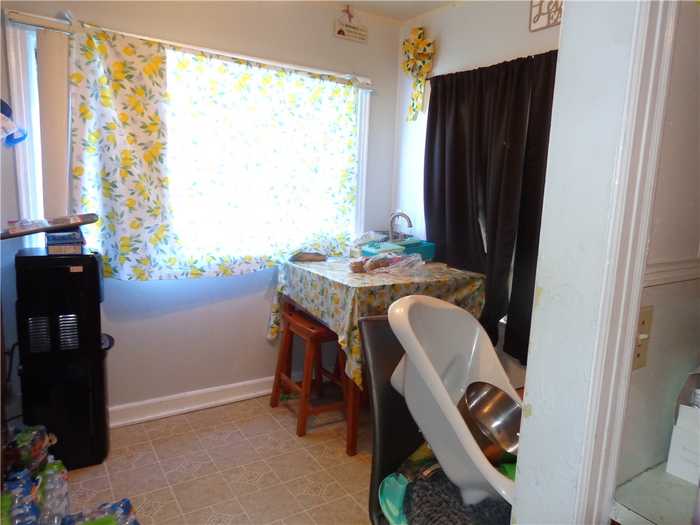 photo 6: 810 S 10TH Street S, Kingsville TX 78363