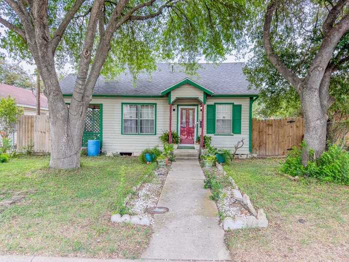 photo 1: 315 E Alice Avenue, Kingsville TX 78363