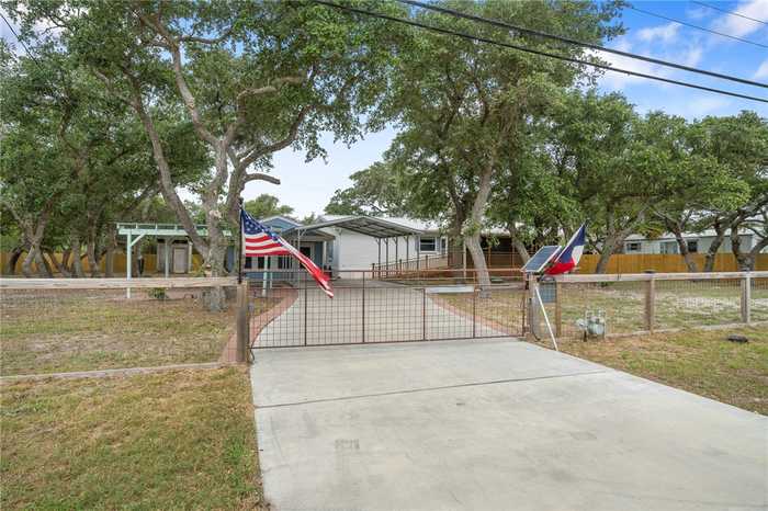 photo 1: 407 Rowe Street, Rockport TX 78382