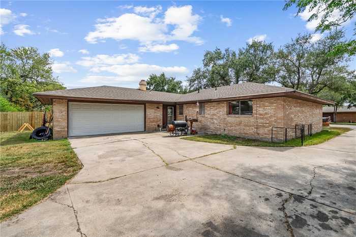 photo 8: 1701 Annette Street, Kingsville TX 78363