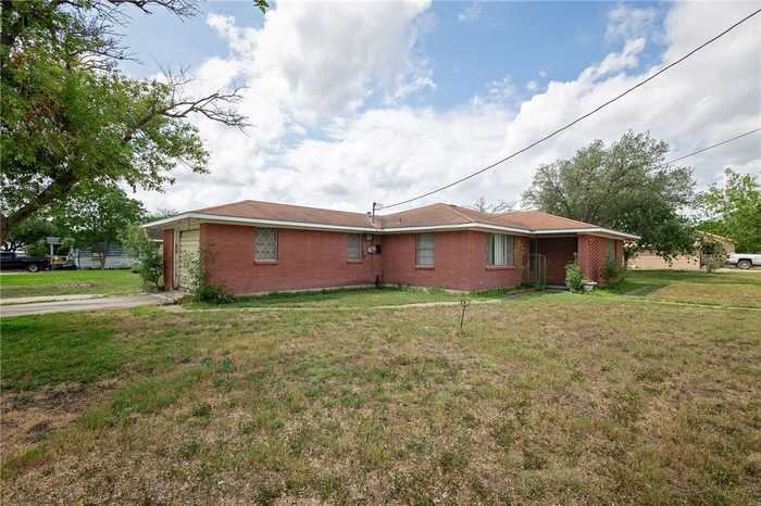 photo 2: 511 N Eugenia Street, Orange Grove TX 78372