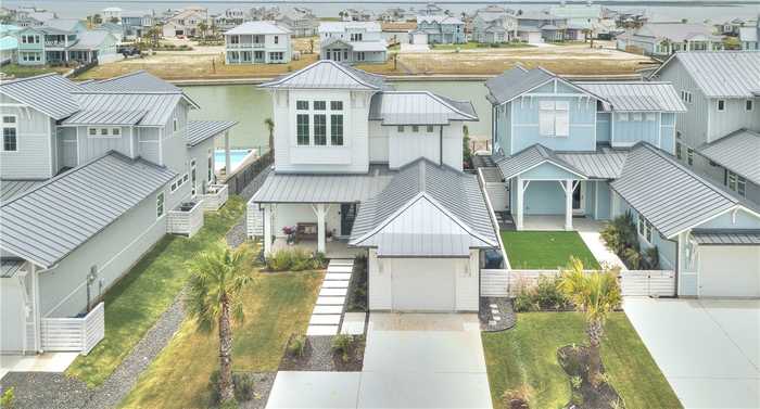 photo 1: 134 Foxtail Lane, Rockport TX 78382