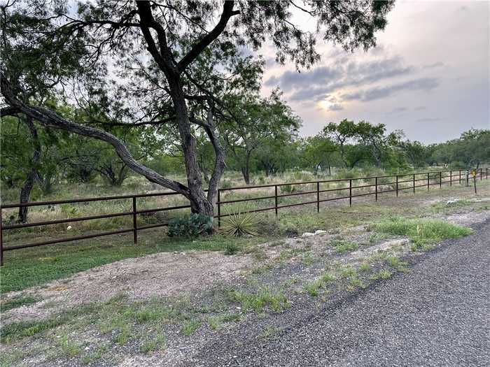 photo 28: 190 County Road 376, George West TX 78022