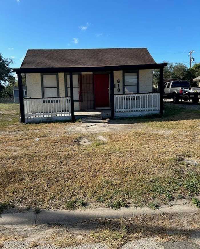 photo 1: 610 & 612 E Richard Avenue, Kingsville TX 78363