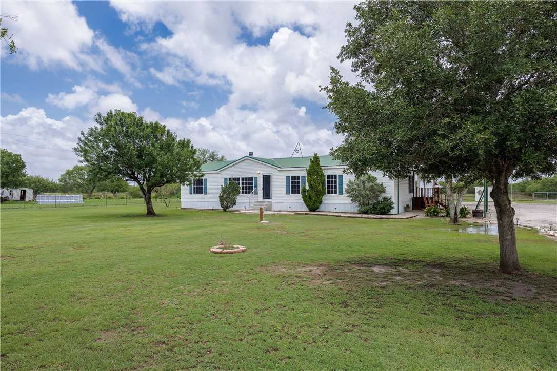 photo 1: 1102 County Road 336, Alice TX 78332