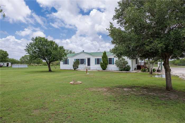 photo 1: 1102 County Road 336, Alice TX 78332