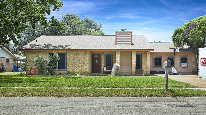 photo 1: 522 Vista Drive, Odem TX 78370