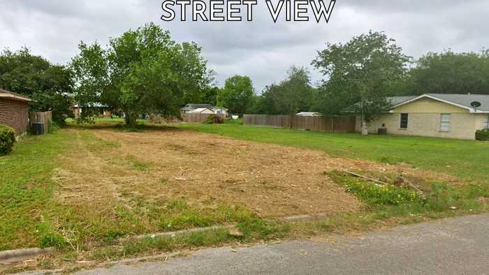 photo 1: 703 W Jones Street, Beeville TX 78102