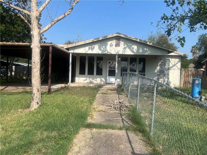 photo 1: 115 Lake Street, Lake City TX 78368