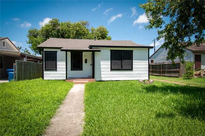 photo 1: 4733 Archer Drive, Corpus Christi TX 78415