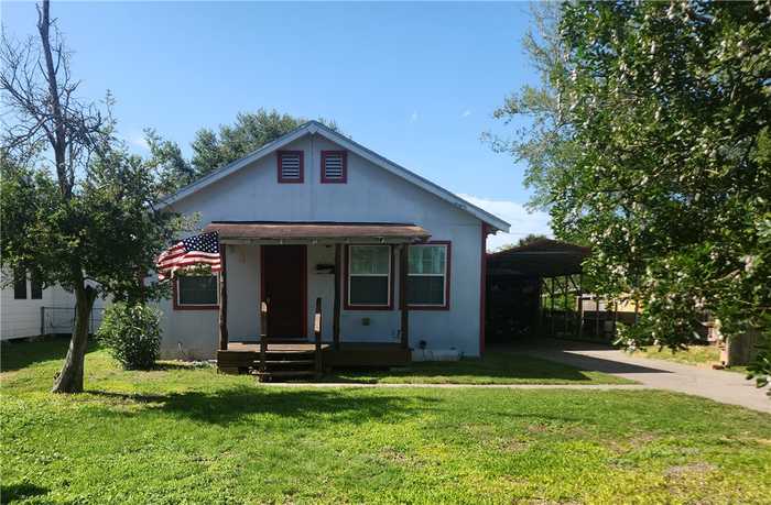 photo 2: 518 W Avenue A, Kingsville TX 78363