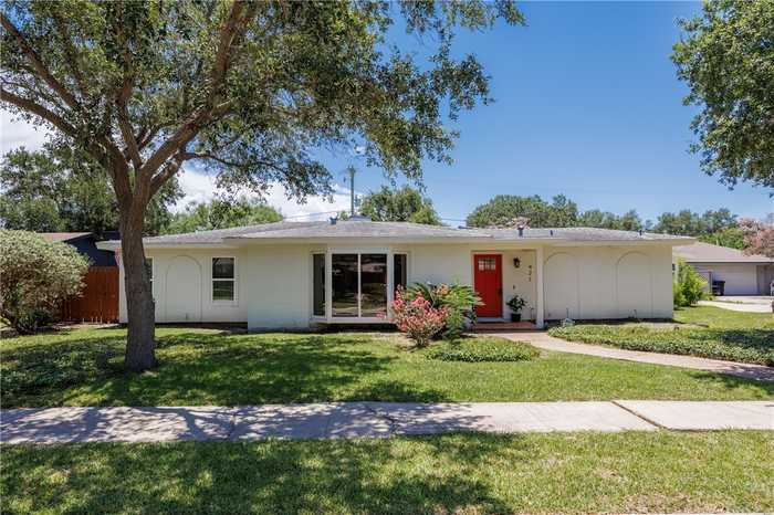 photo 1: 421 Bermuda Place, Corpus Christi TX 78411