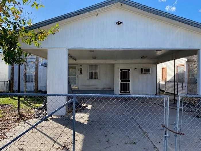 photo 1: 537 College Street, Alice TX 78332