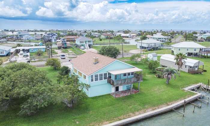 photo 1: 145 Lakeview Road, Rockport TX 78382