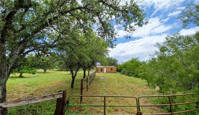 photo 1: 535 County Road 3031, Orange Grove TX 78372