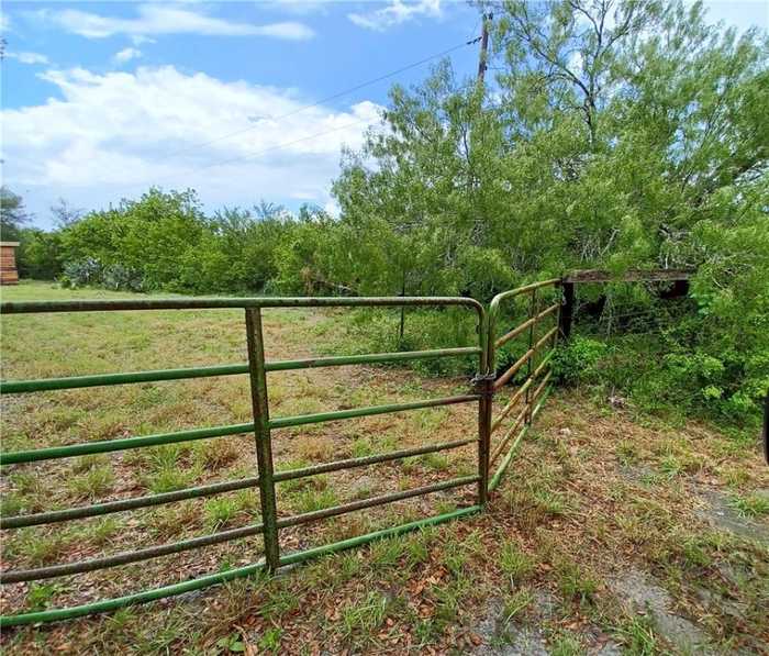 photo 13: 535 County Road 3031, Orange Grove TX 78372