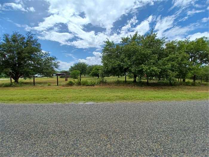 photo 2: 535 County Road 3031, Orange Grove TX 78372