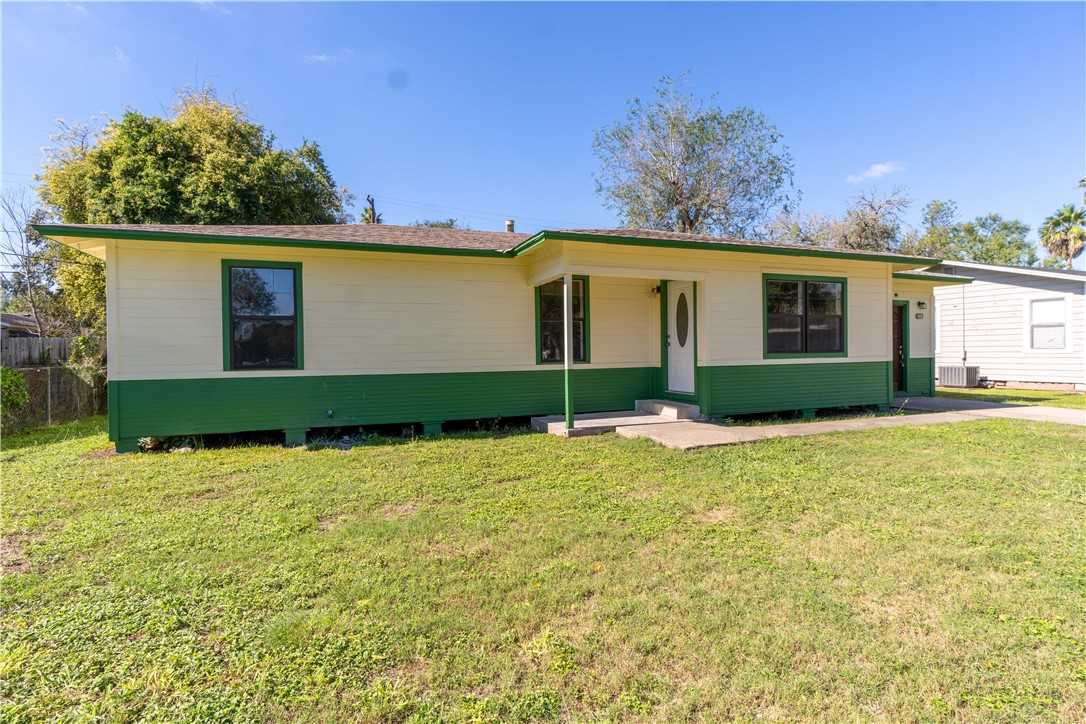 photo 3: 1113 Sacramento Avenue, Alice TX 78332