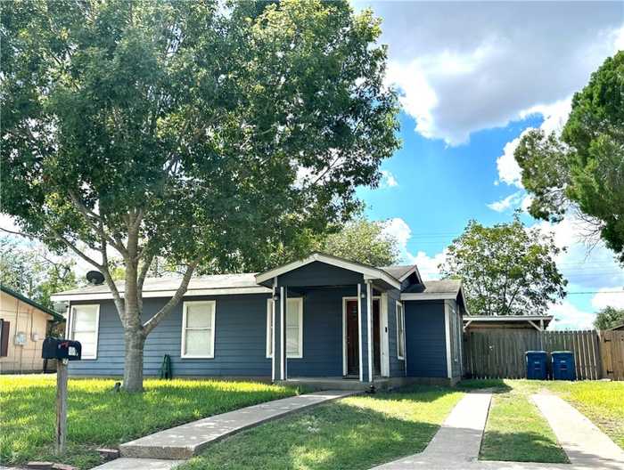 photo 1: 209 N Lightburne Street, Beeville TX 78102