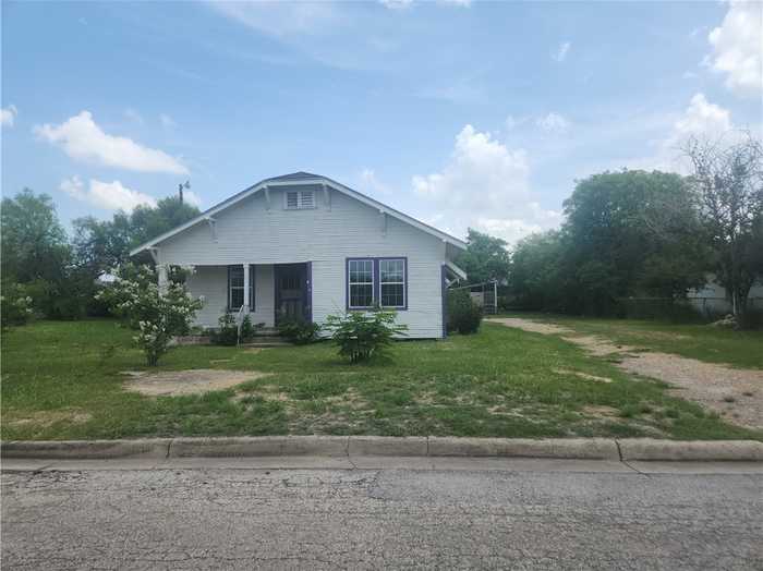 photo 2: 519 W Mesquite Avenue, Kingsville TX 78363