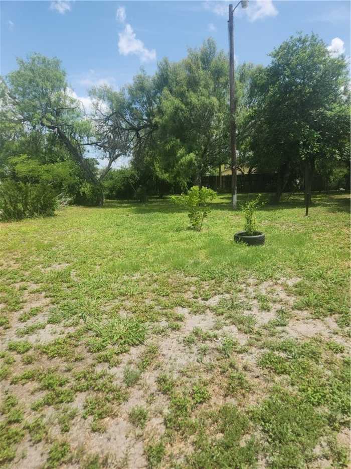 photo 1: W Mesquite, Kingsville TX 78363