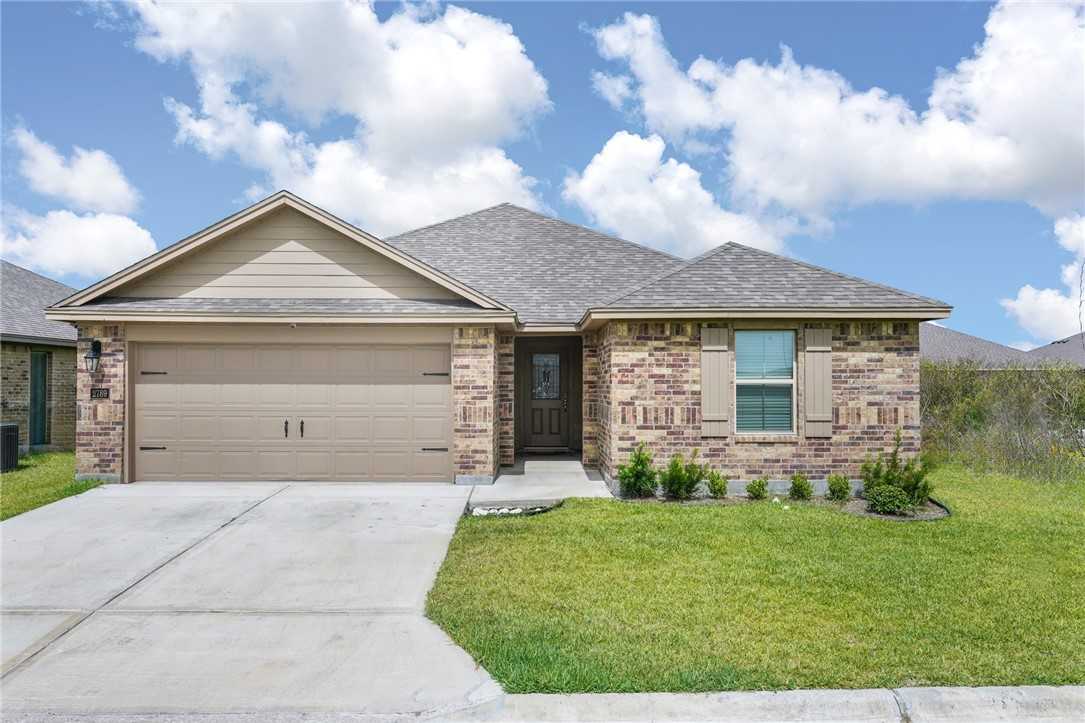 photo 1: 2789 Eltonne Gardens Drive, Corpus Christi TX 78415