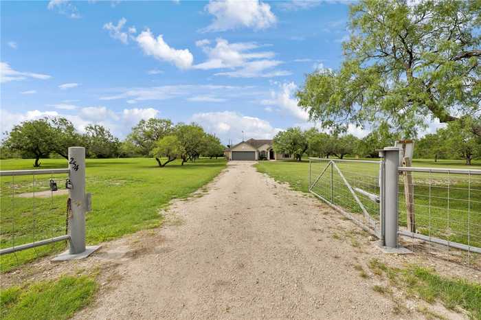 photo 2: 254 County Road 2113, Alice TX 78332