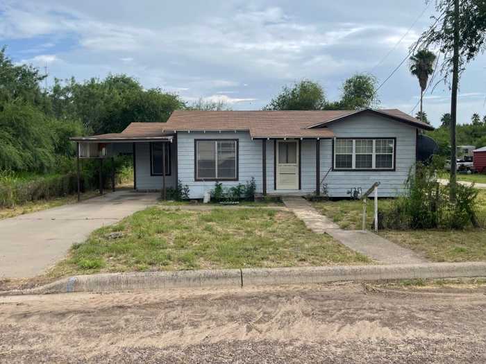 photo 1: 303 Texas Street, Hebbronville TX 78361