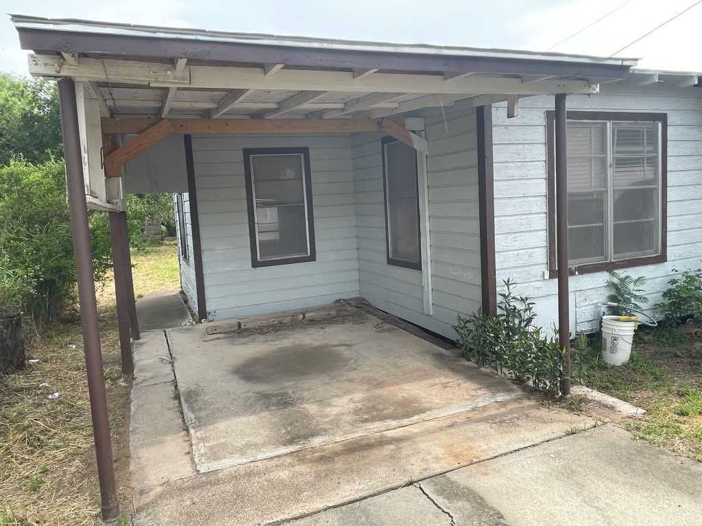 photo 3: 303 Texas Street, Hebbronville TX 78361