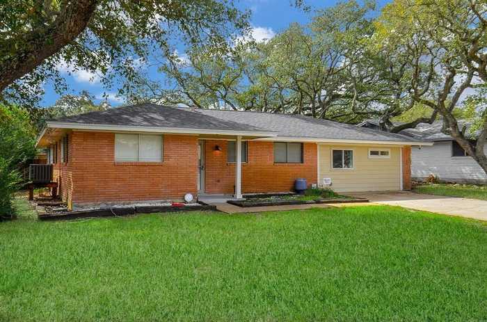 photo 2: 1905 Johnson Avenue, Rockport TX 78382