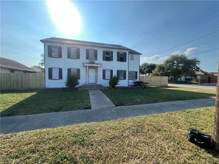 photo 2: 1101 6th Street, Corpus Christi TX 78404