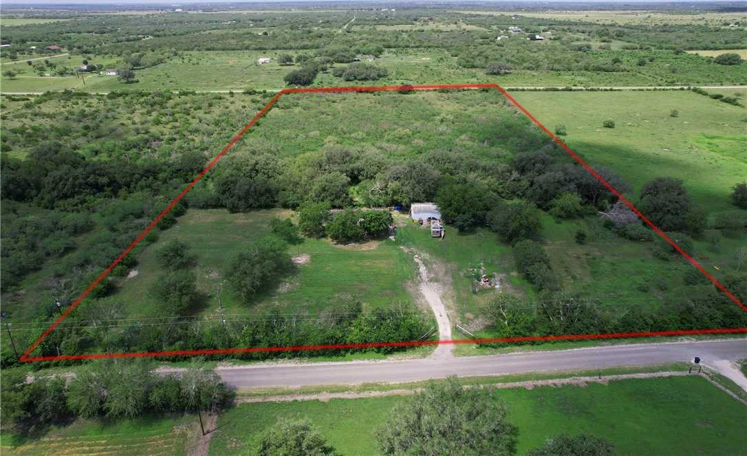 photo 1: 405 Deaf Smith, Beeville TX 78102