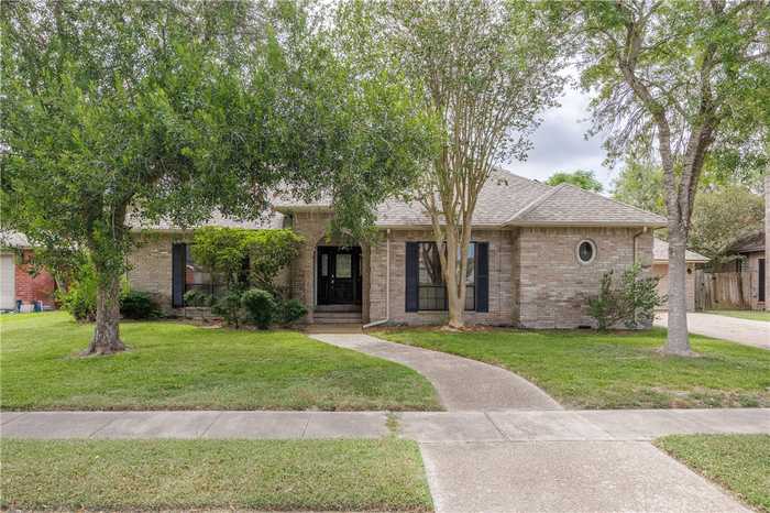 photo 1: 7622 Lake Bolsena Drive, Corpus Christi TX 78413