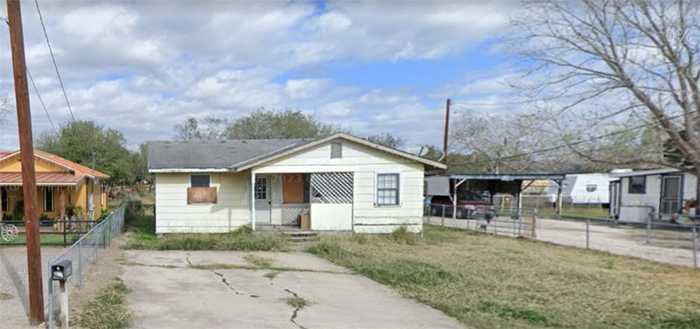 photo 2: 1723 Carmen St, Alice TX 78332