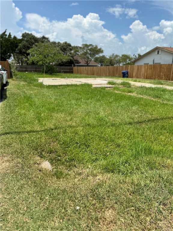 photo 2: 1510 Amber Drive, Corpus Christi TX 78418