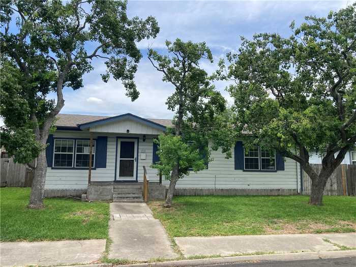 photo 1: 1610 Merriman Avenue, Corpus Christi TX 78412