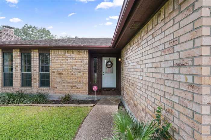 photo 2: 7014 Taos Drive, Corpus Christi TX 78413