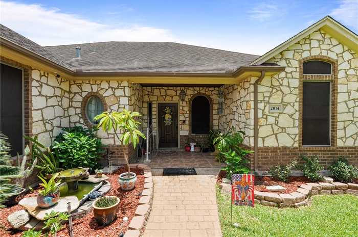 photo 2: 2814 Yeager Drive, Corpus Christi TX 78410