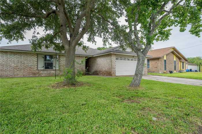 photo 2: 217 Portsmouth Drive, Corpus Christi TX 78418