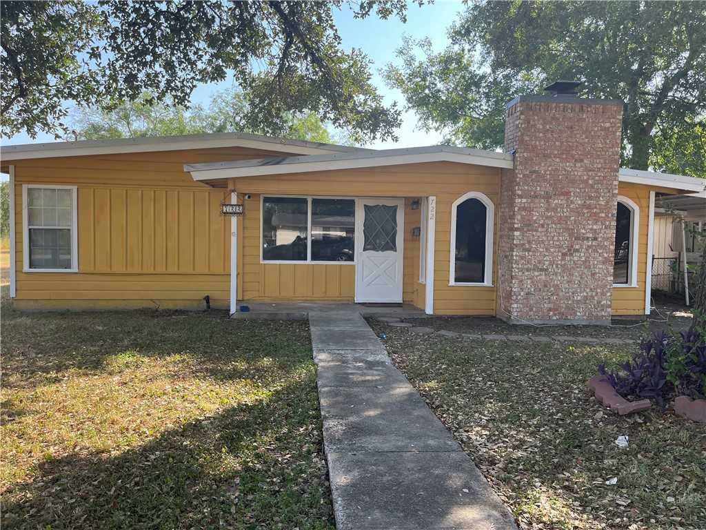 photo 1: 722 E Copano Street, Mathis TX 78368