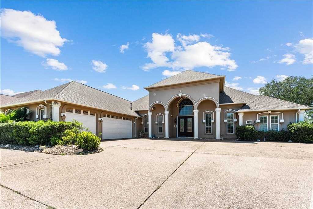 photo 1: 8029 Villefranche Drive, Corpus Christi TX 78414