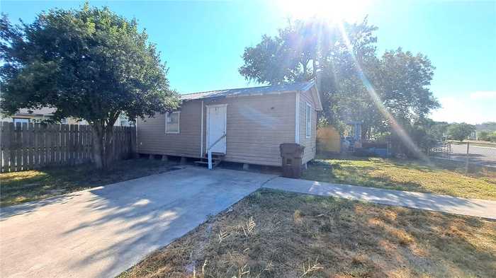 photo 1: 629 E Henrietta Avenue, Kingsville TX 78363