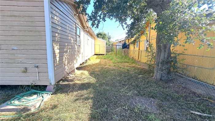 photo 22: 629 E Henrietta Avenue, Kingsville TX 78363